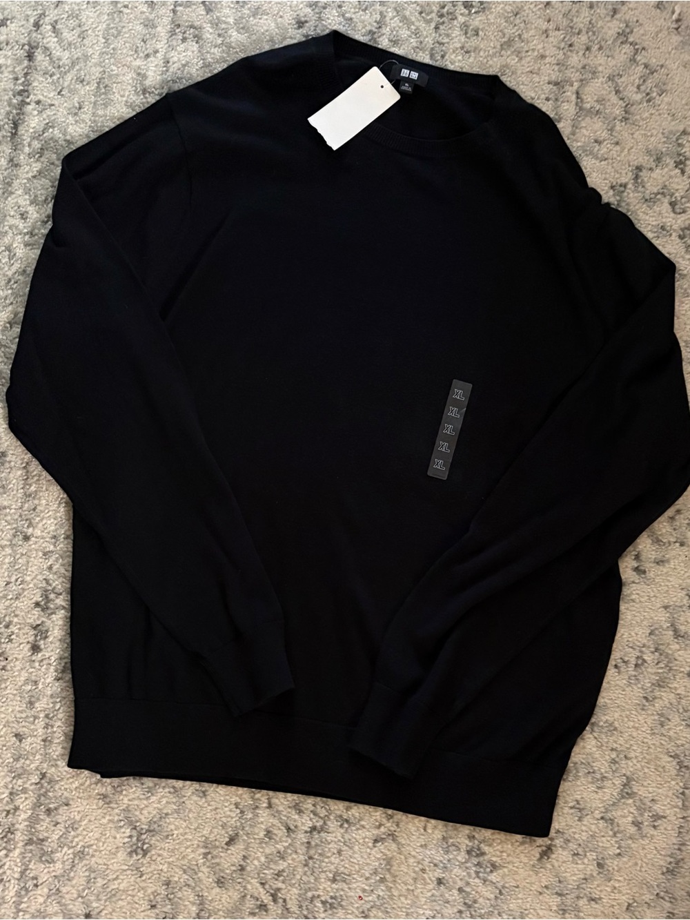 Uniqlo Men’s Black Crewneck Lightweight Knit Sweater